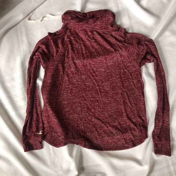 HOLLISTER Long Sleeved Slouchy Neck Tee - Picture 4 of 9